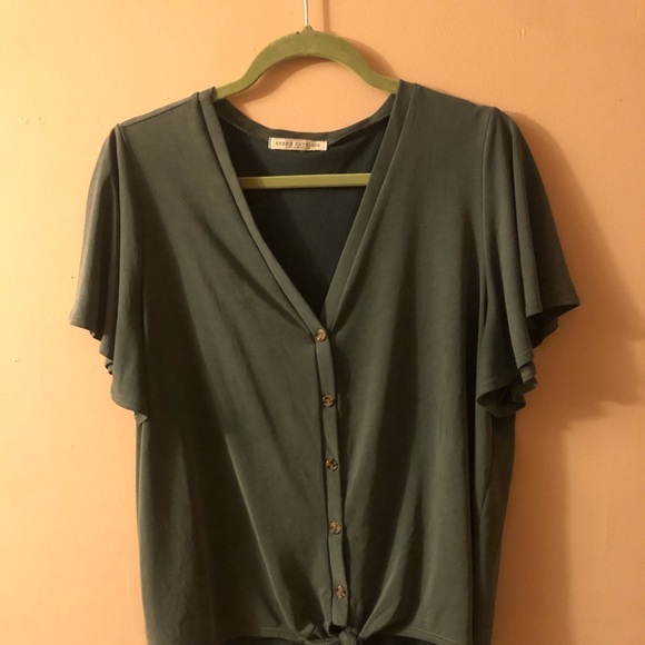 Tie front button up top - Picture 2 of 5